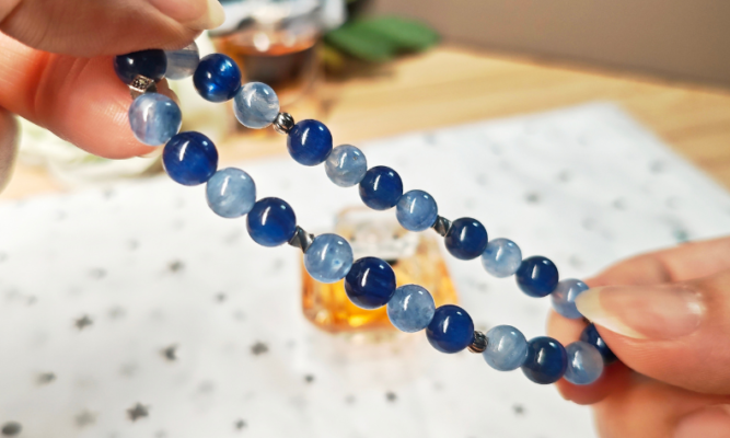 Kyanite crystal bracelet with natural blue tones